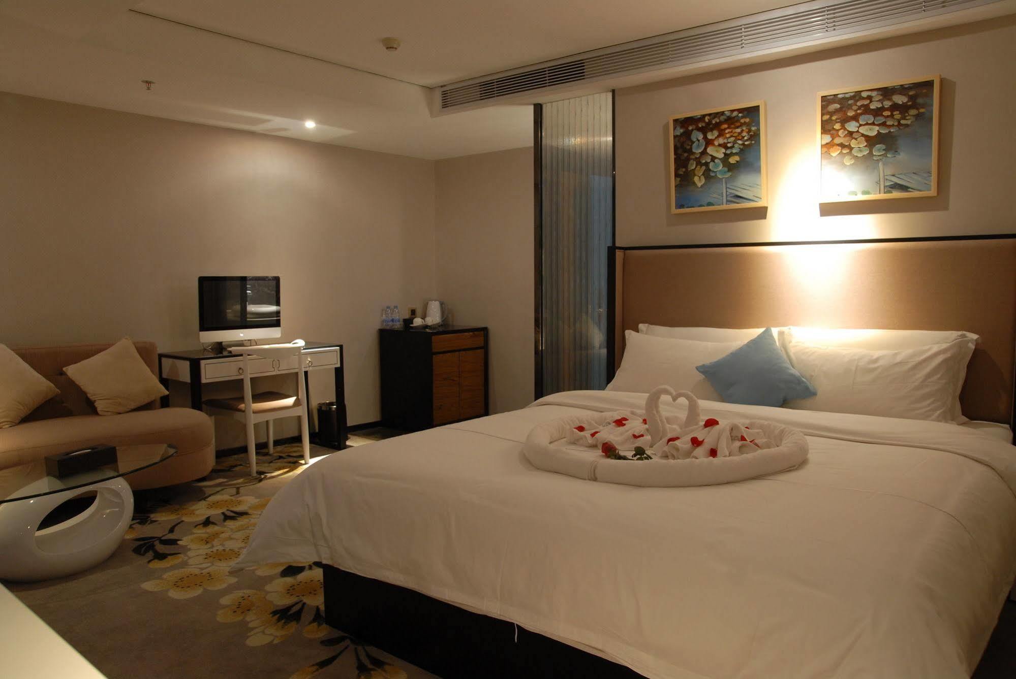 Insail Hotels Zhujiang New Town Jinan University Branch Cantão Exterior foto